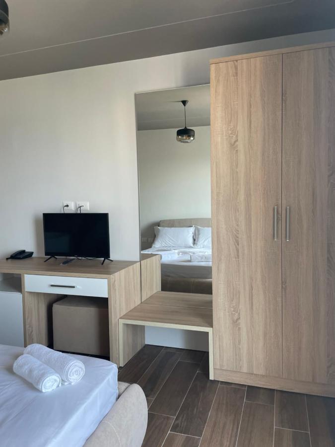 Hotel Lubjana Дуррес Екстер'єр фото