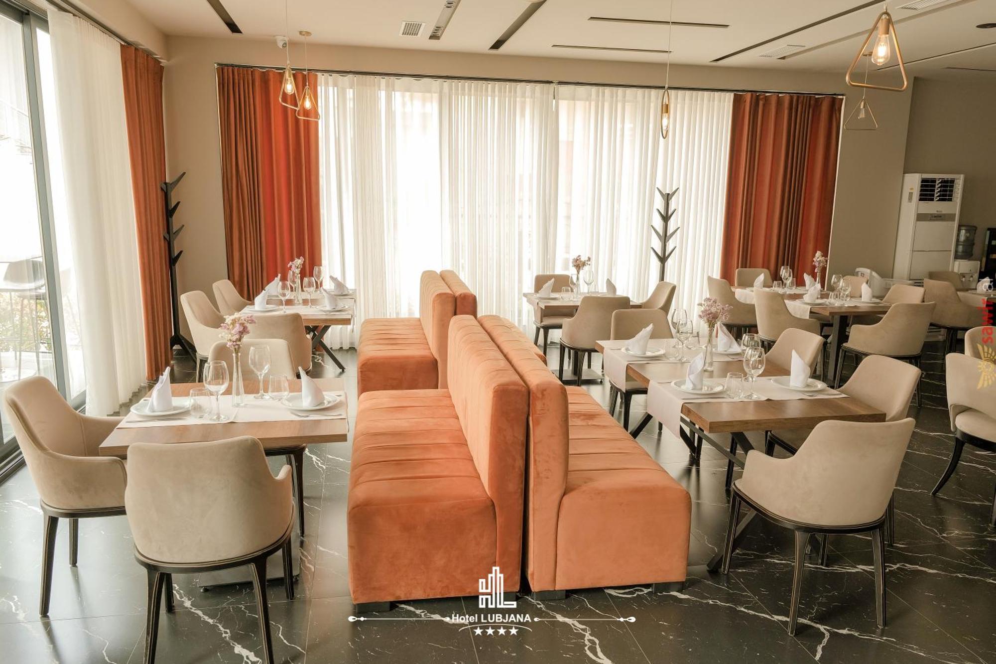 Hotel Lubjana Дуррес Екстер'єр фото